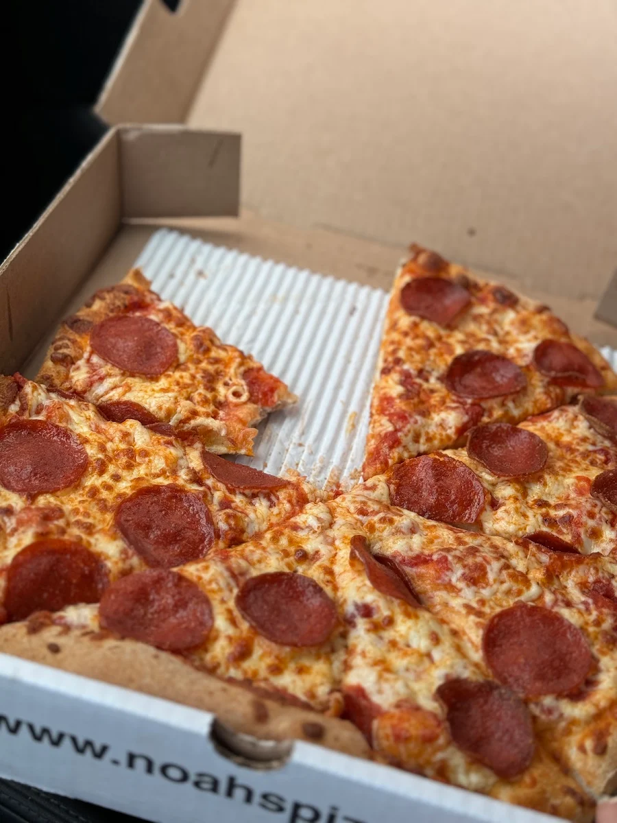 Highlights, Noahs pizza