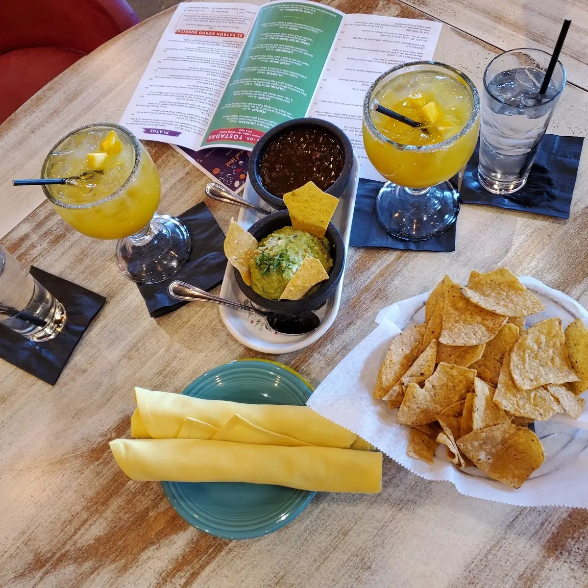 Guacamole Dip and Mango Margarita