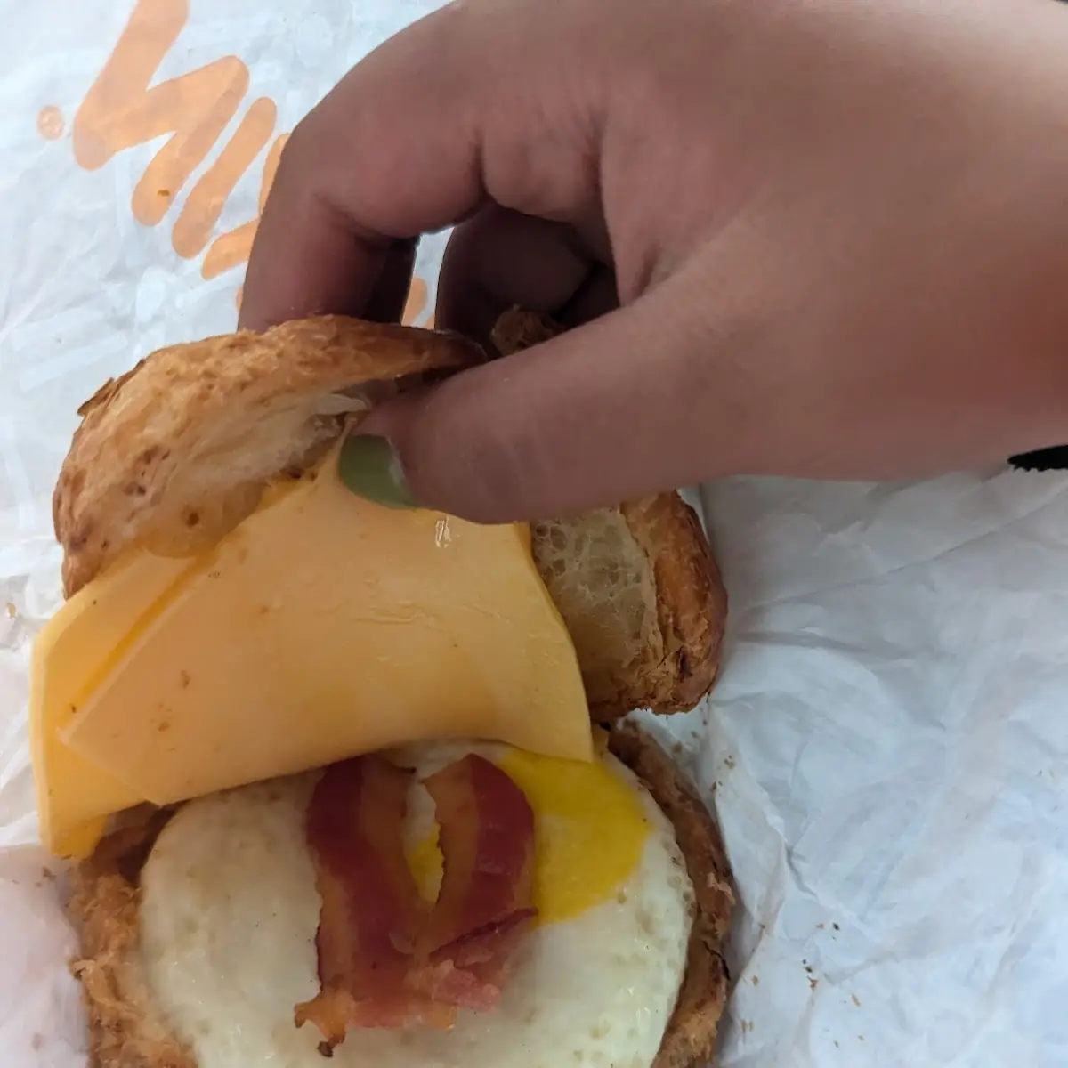 Bacon Egg Cheese Crasoint
