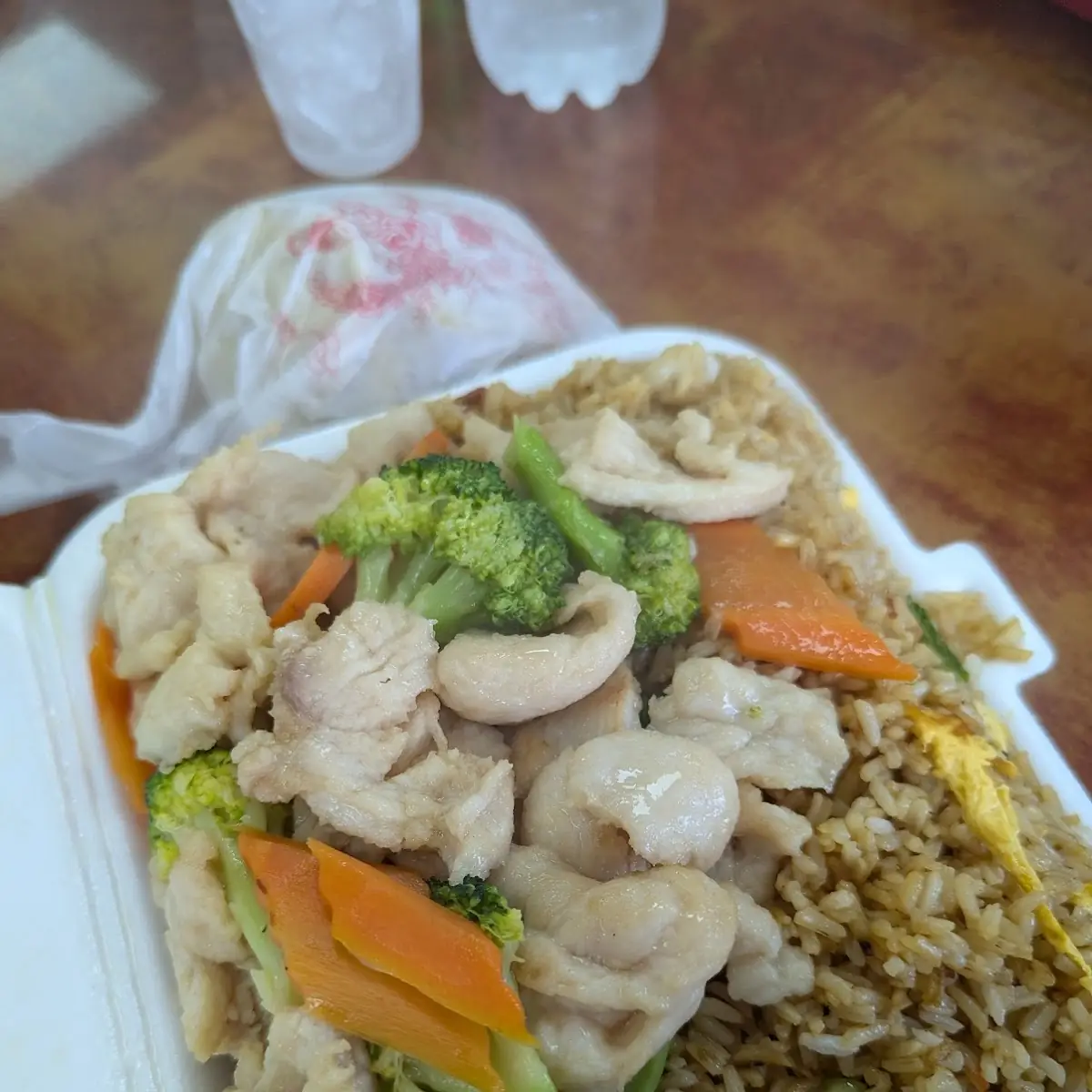 Combinación Chicken Broccoli Y Tostones