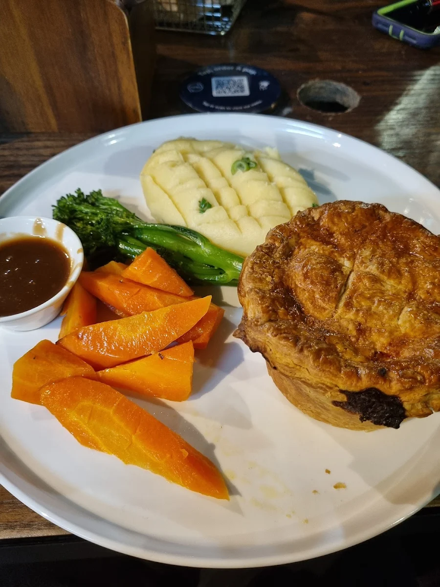 Beef & Guinness Pie, Jimmy O'Neills Whiskey & Alehouse
