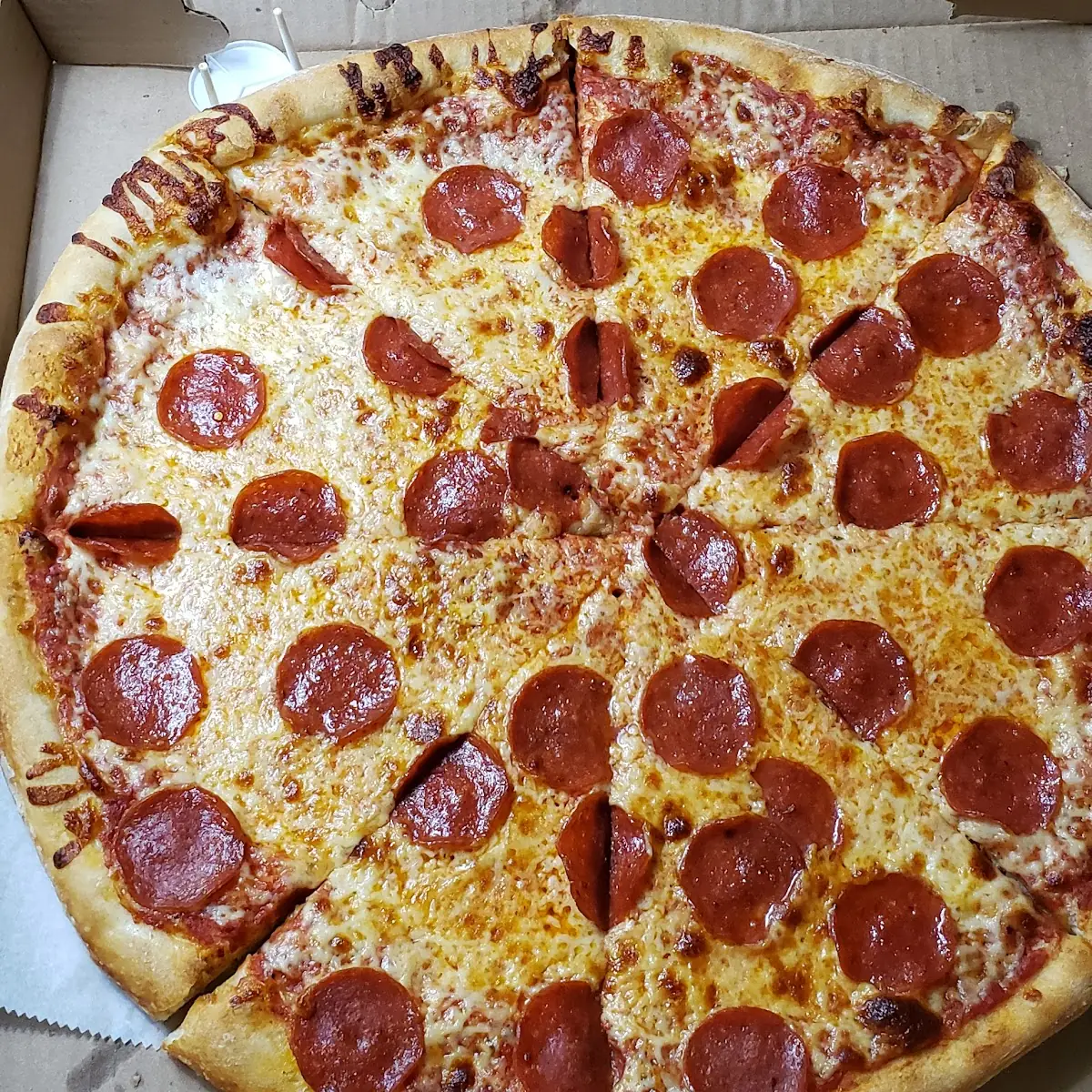 Large Pepperoni Pizza
