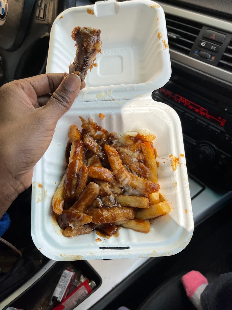 Chicken Fingers and Poutine, Triple Triple Pizza & Chicken
