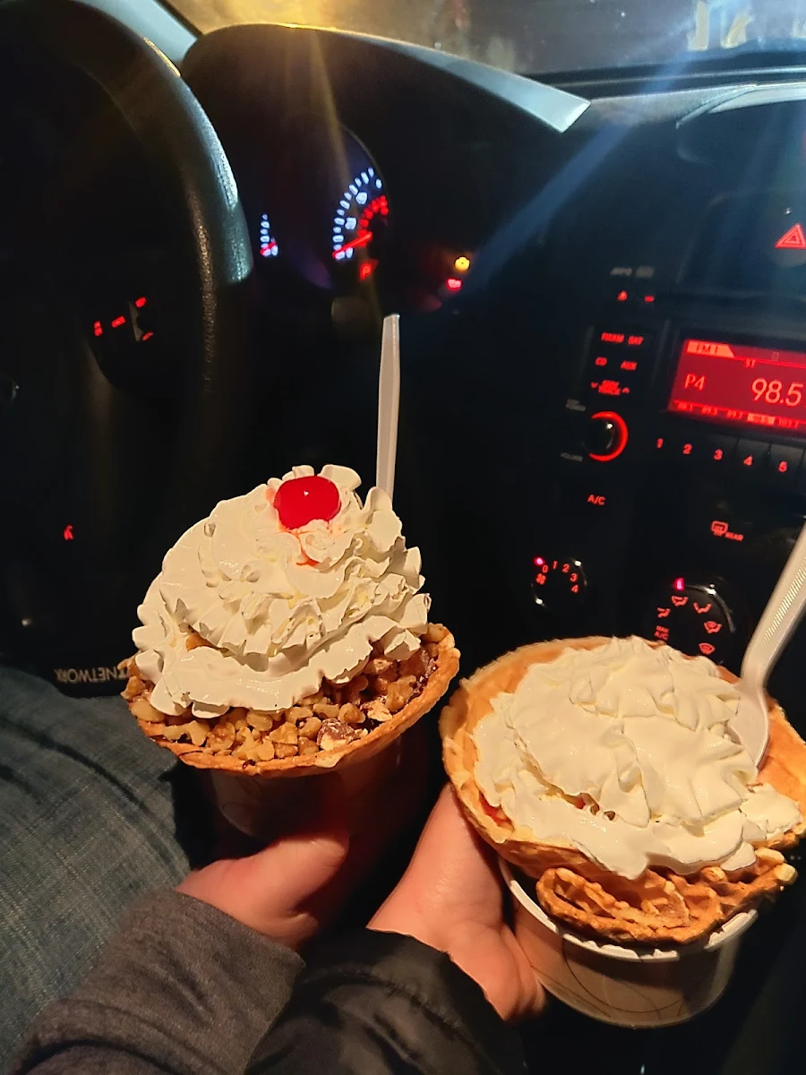 Strawberry Sundae with Pistachio Ice Cream