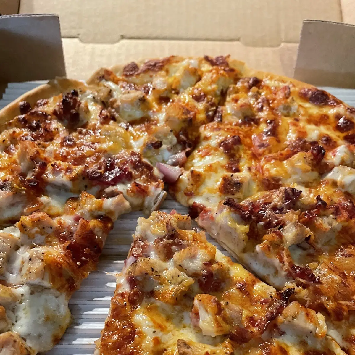 Buffalo Chicken Pizza Thin Crust
