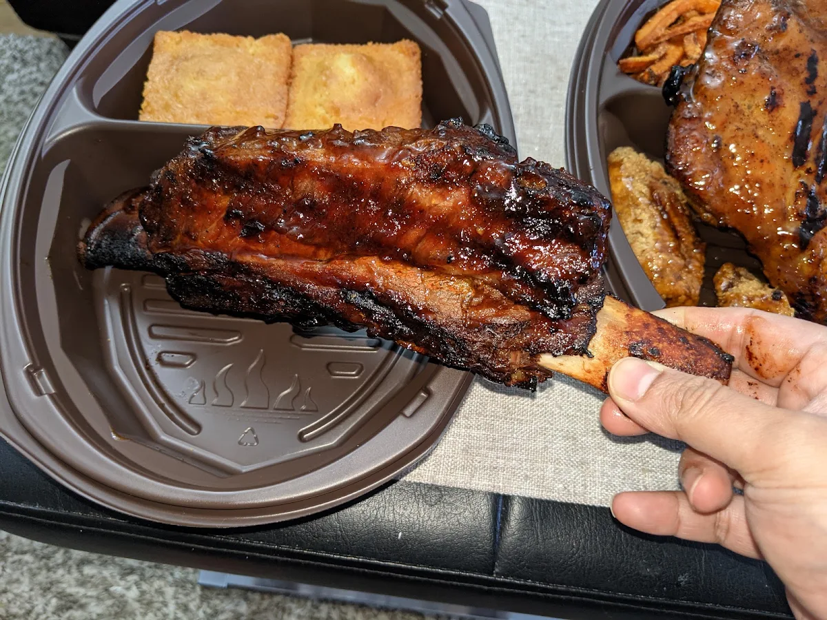 Honkin' Beef Rib, Montana’s BBQ & Bar