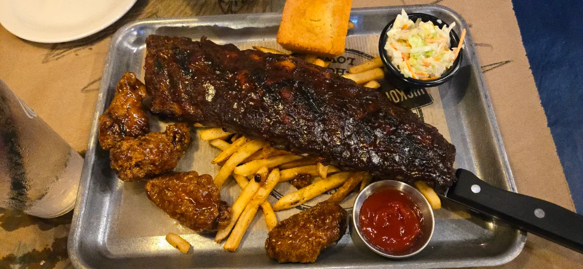 Ribs and Wings, Montana’s BBQ & Bar