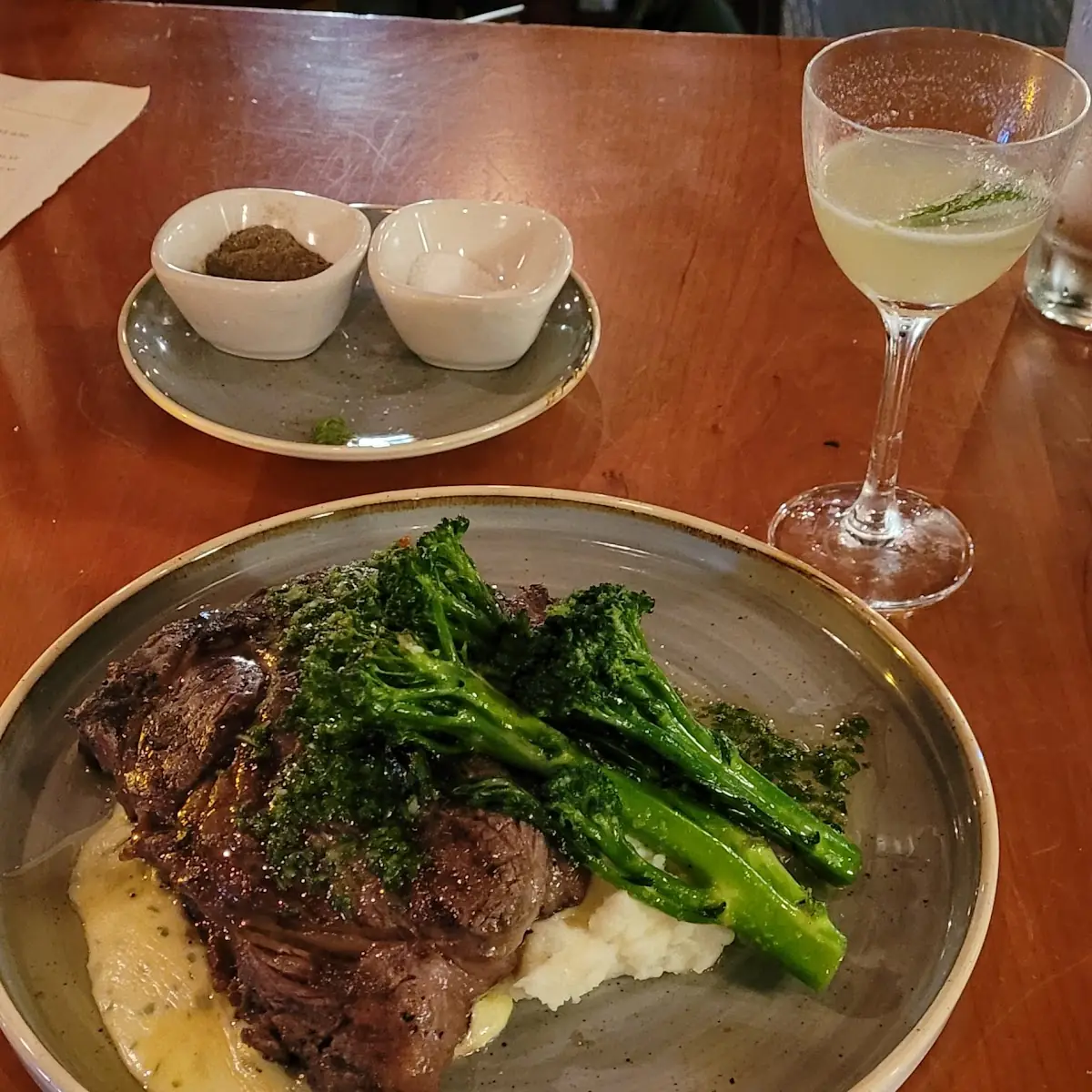 STEAK TIPS AU POIVRE
