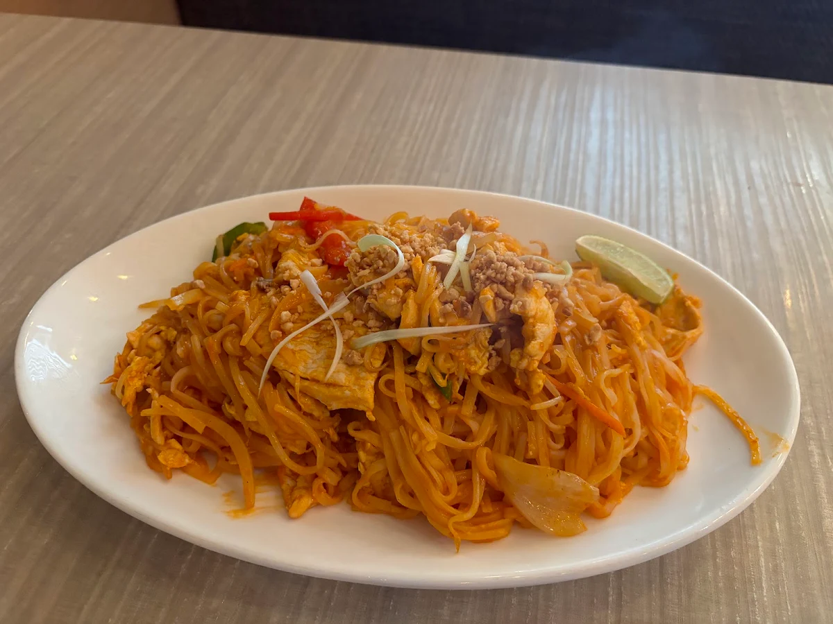 Chicken Pad Thai, Pho D'lux
