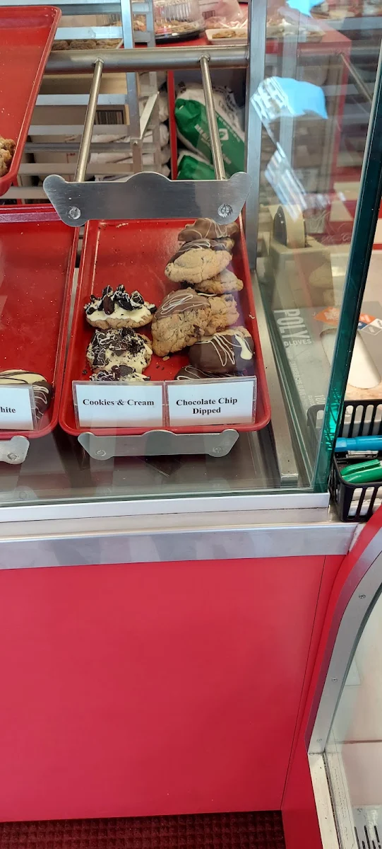 Cookies and Cream Chocolate Chip Dipped