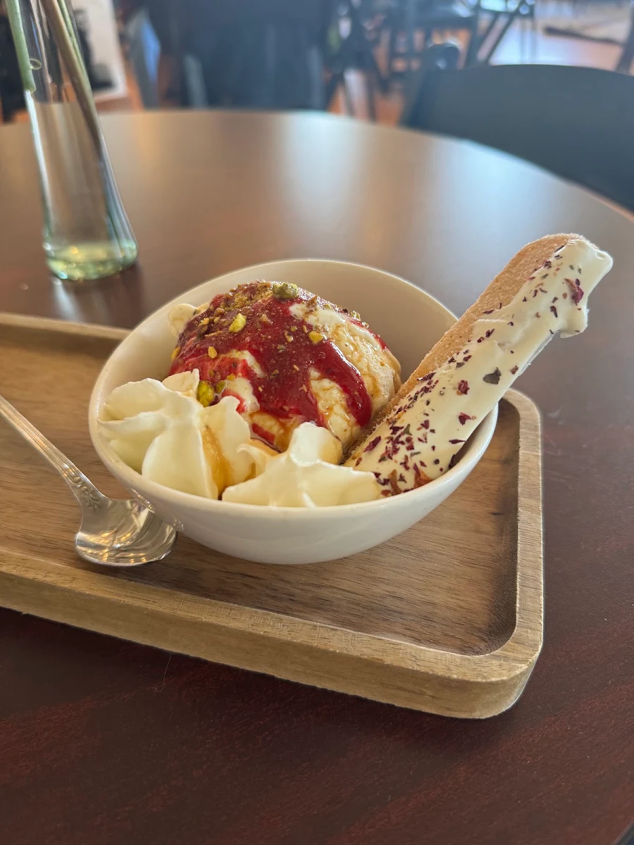 Shortcake Sundae