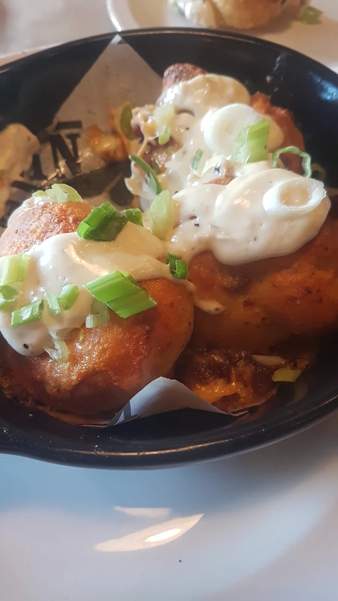 Loaded Garlic and Cheese Pull-Apart Bread