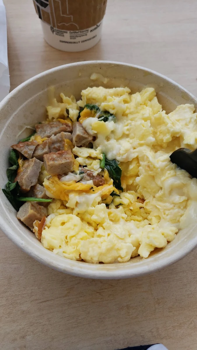 Scramble Bowl with Chicken Mushroom and Spinach