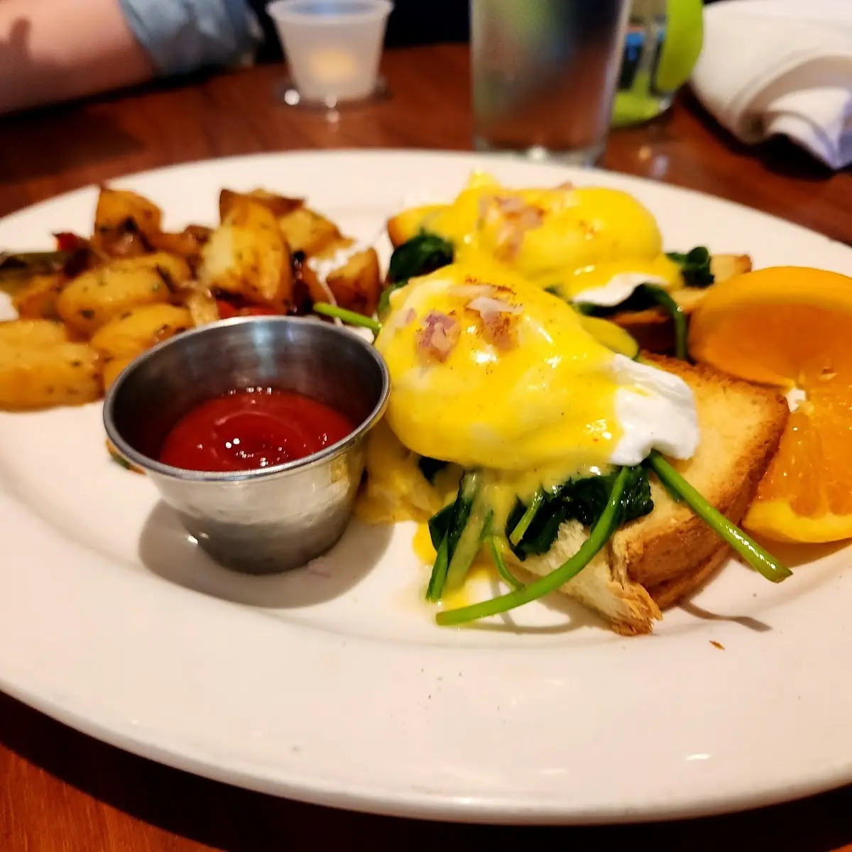 Crispy Salmon Cake Benedict