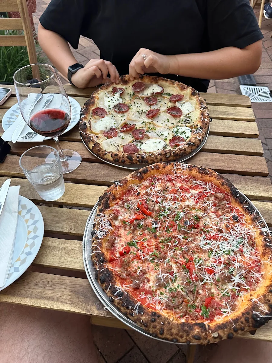 Highlights, Lenny Pizzeria & Bar