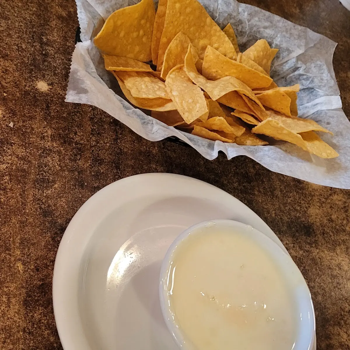 Large Chips & Salsa to Go