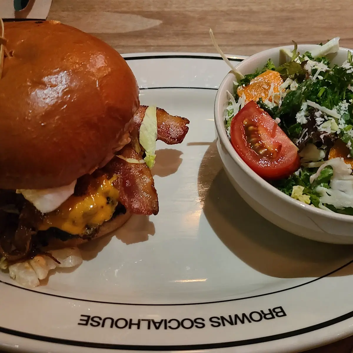 Smokehouse Burger, Browns Socialhouse Grandview Corners