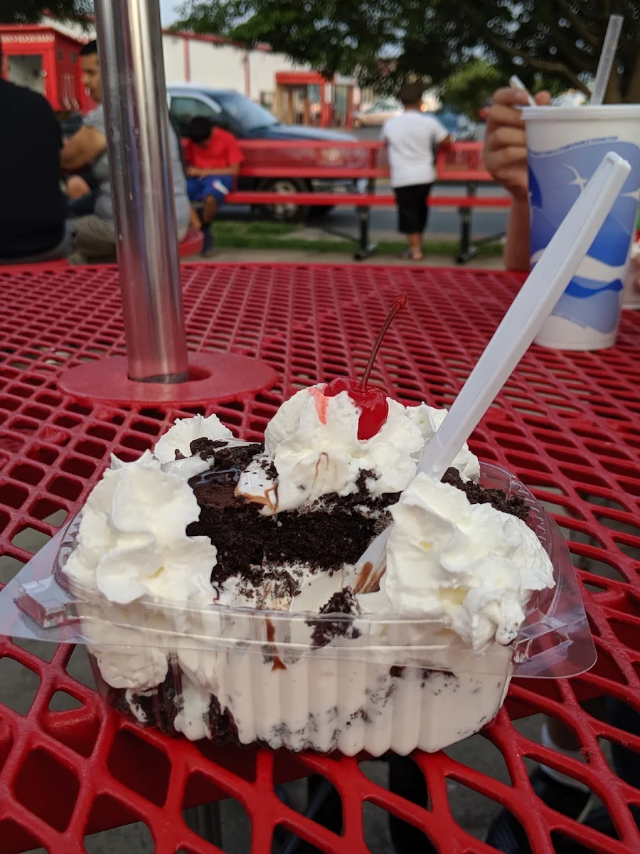 Worms & Dirt Sundae