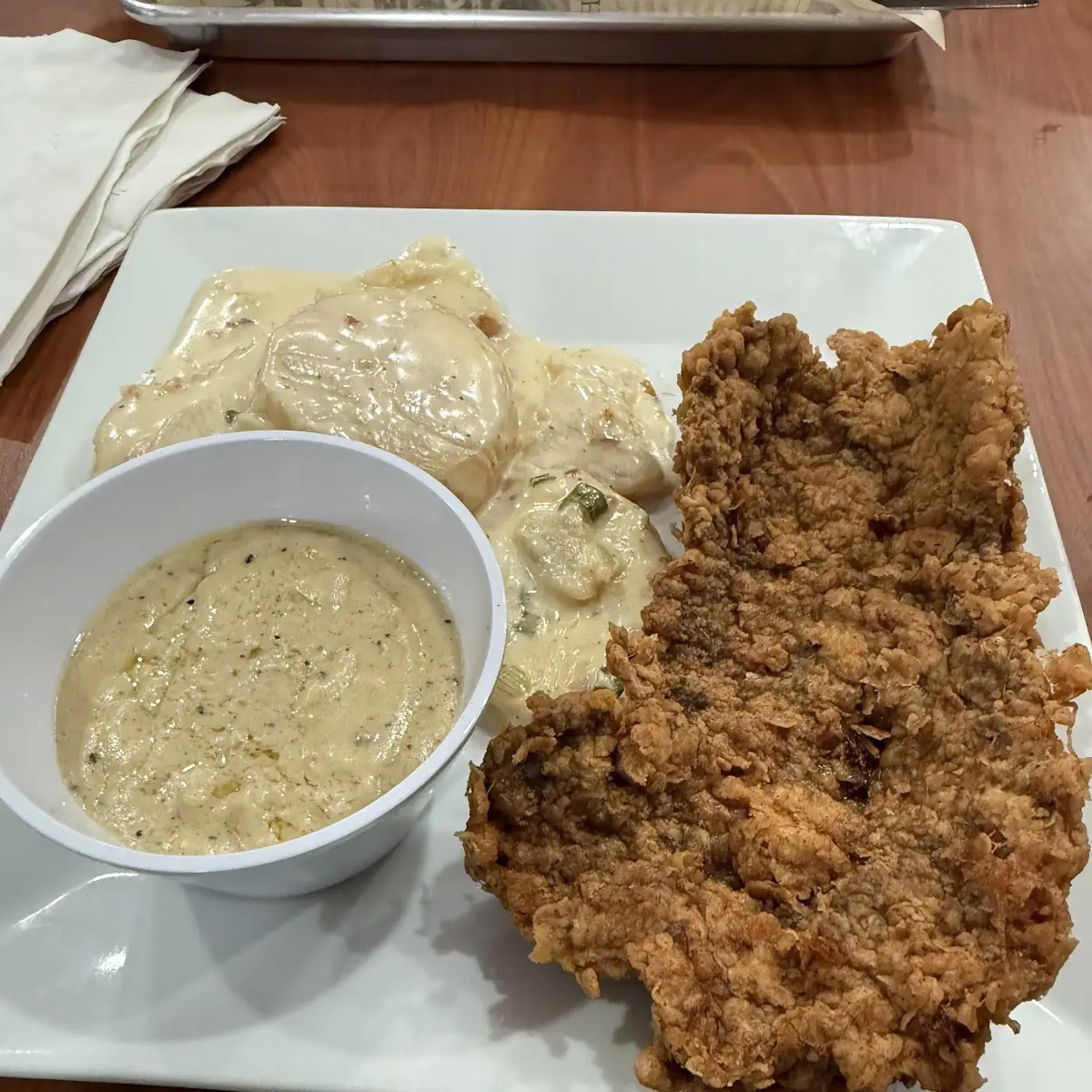 Fried Chicken with Creamy Potatoes