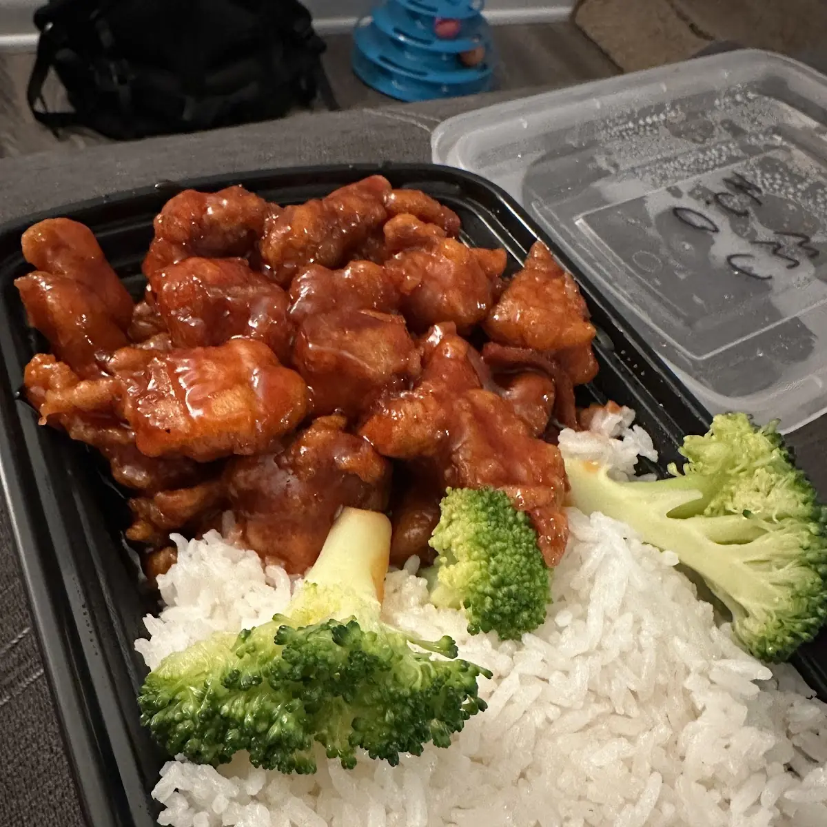 Orange Chicken w White Rice