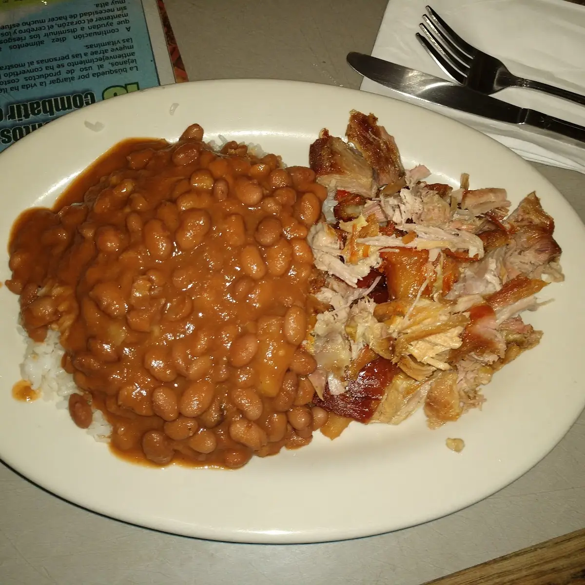 Arroz Blanco Con Avichuelas Y Pernil