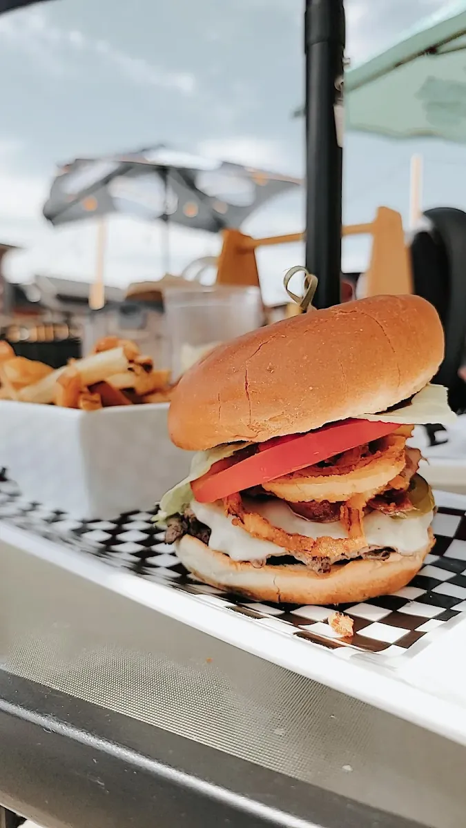 The Tanker with Fries, Wing’n it