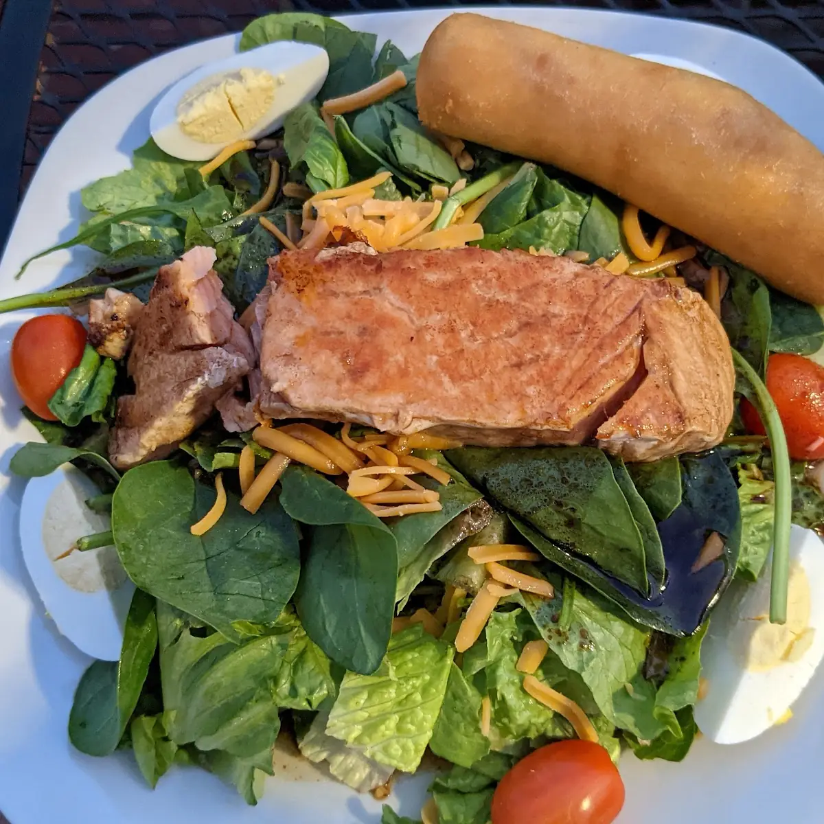 Grilled Salmon Salad