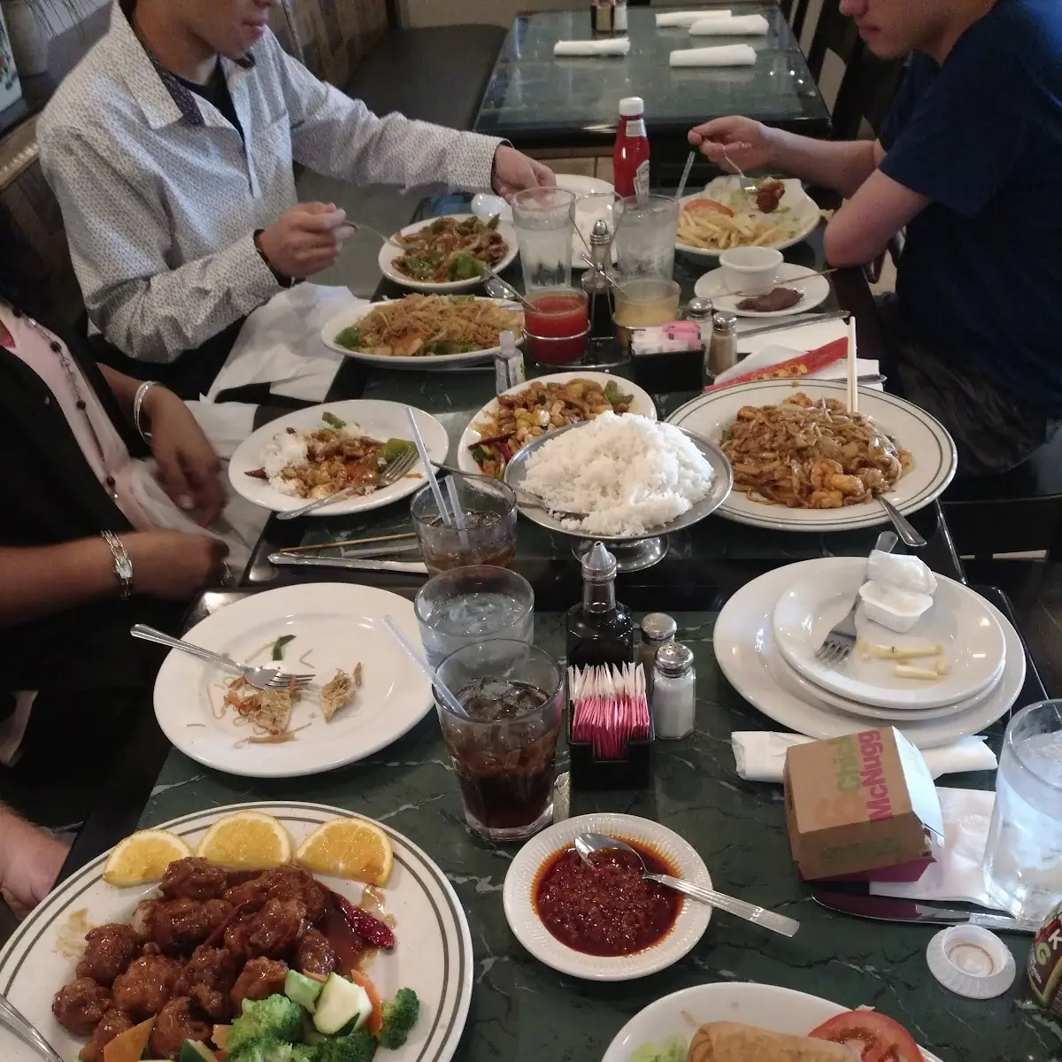 Great Dinner Appetizer Sampler Char Kwe Tiau Shrimp Burger Pepper Steak Etc