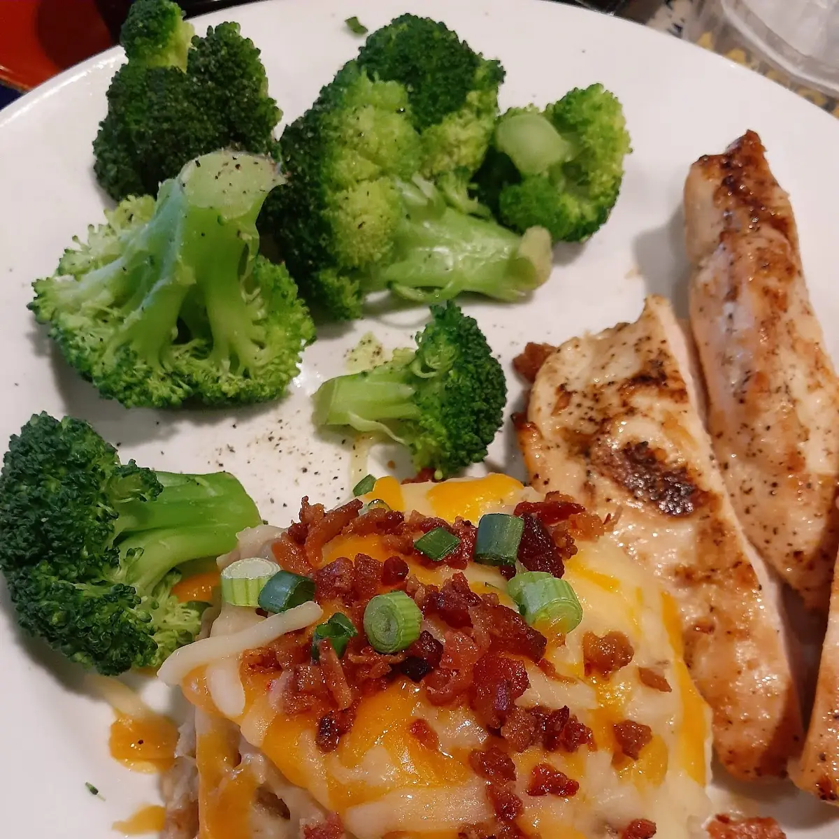 Grilled Chicken Loaded Mash & Steamed Broccoli