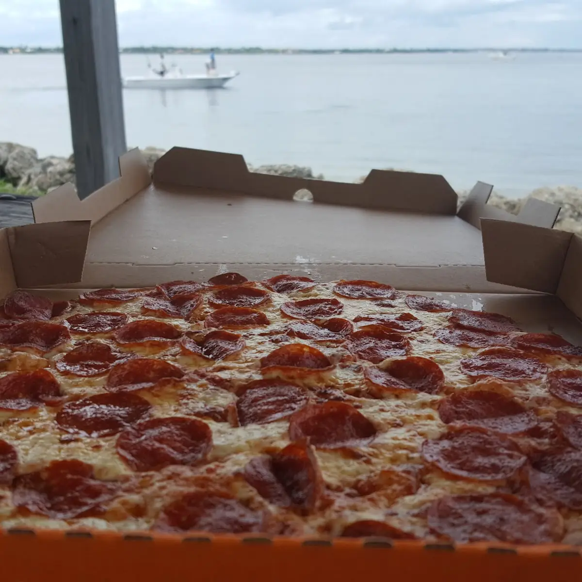 Thin Crust Pizza