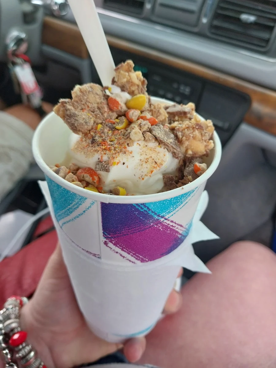 Medium Vanilla Flurry with M&M's