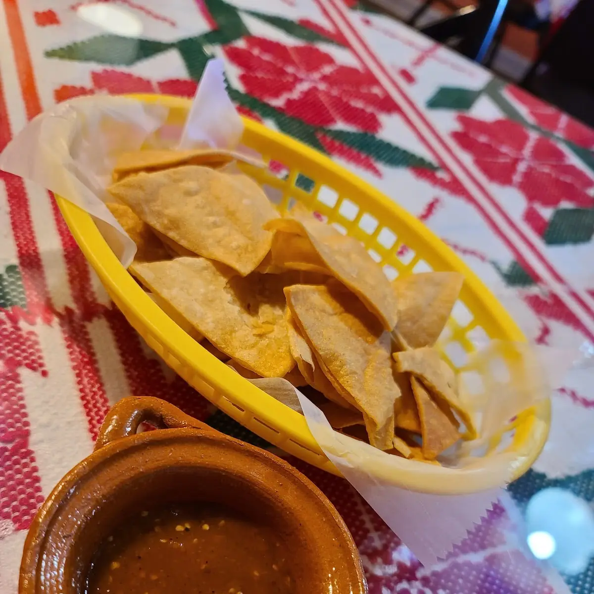 Chisp con salsa / sauce