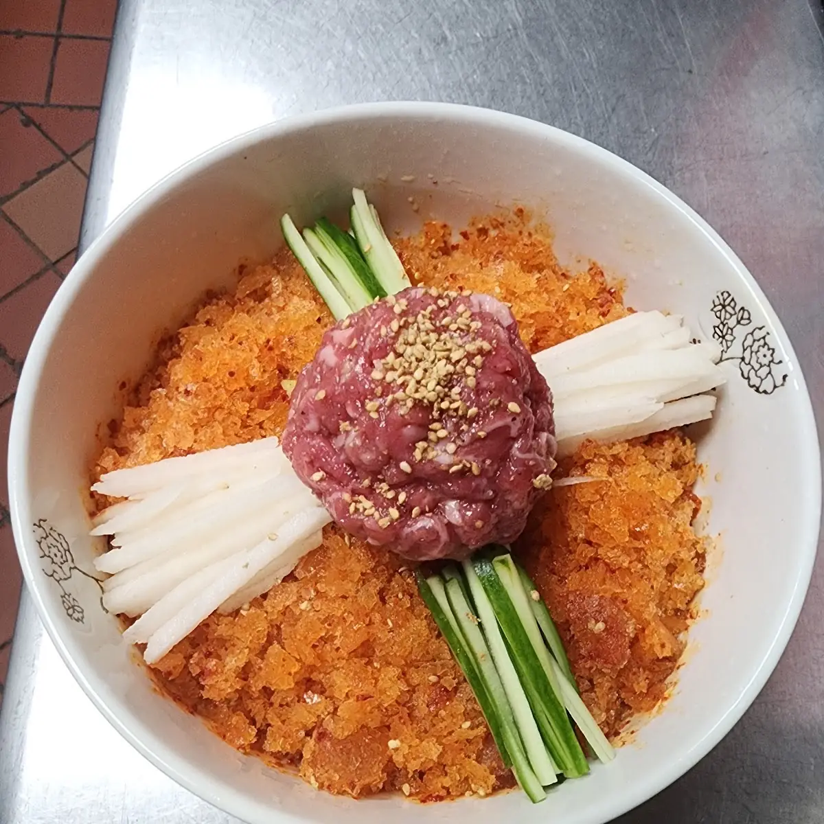 닭발 주먹밥 chicken feet with rice balls