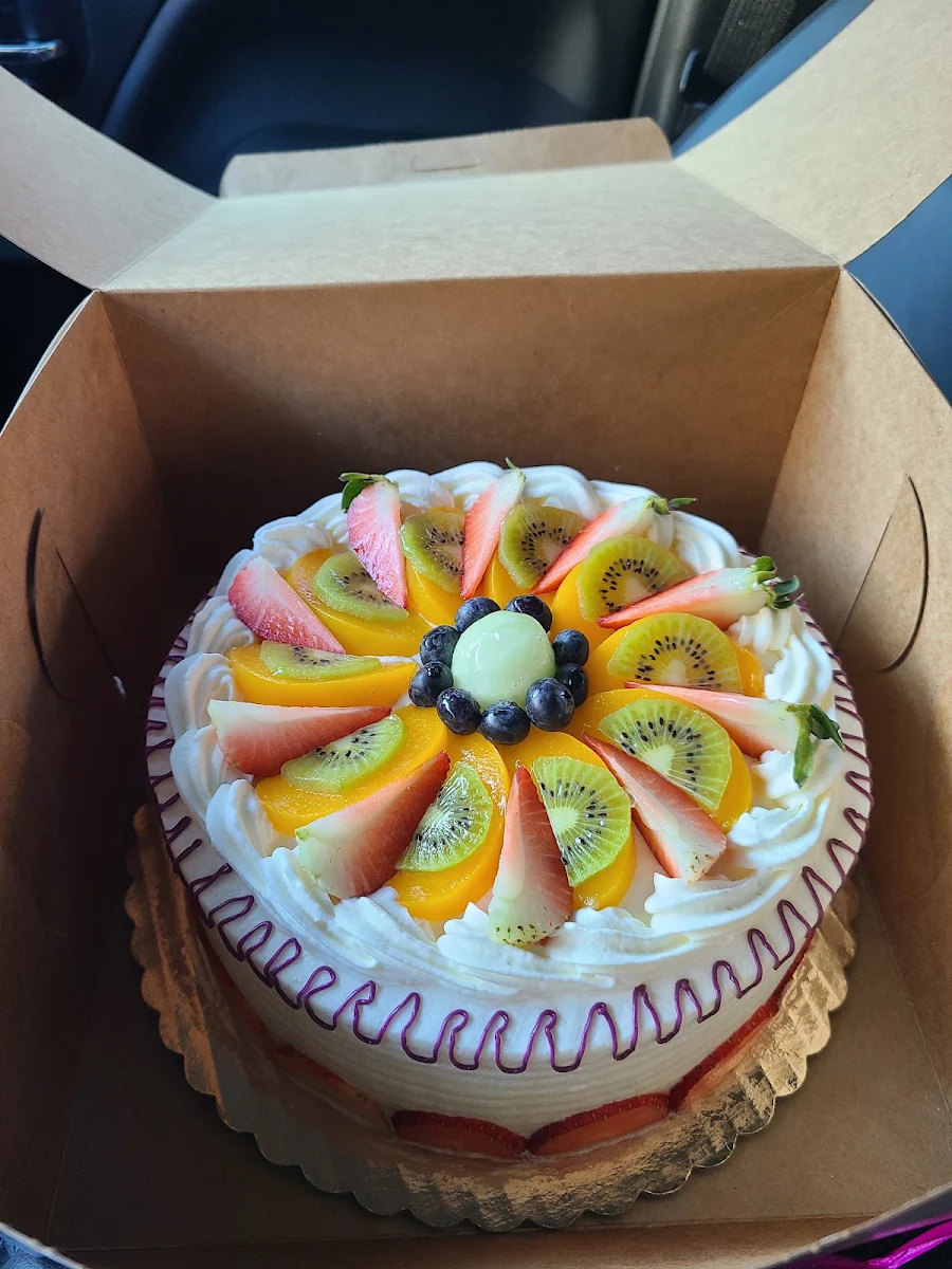 Mixed Fresh Fruit Cake