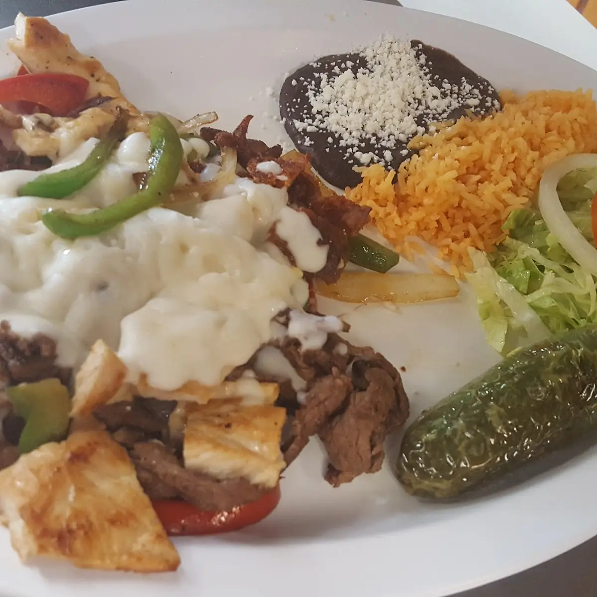 Alambre Con Queso Steak with Peppers & Cheese