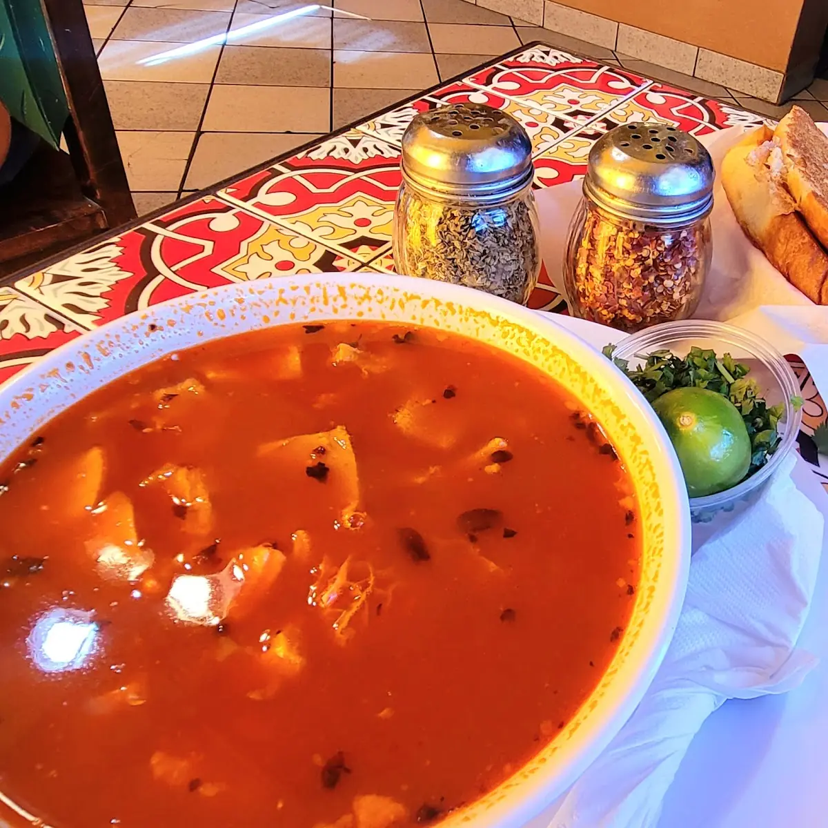 Large Menudo w Bread