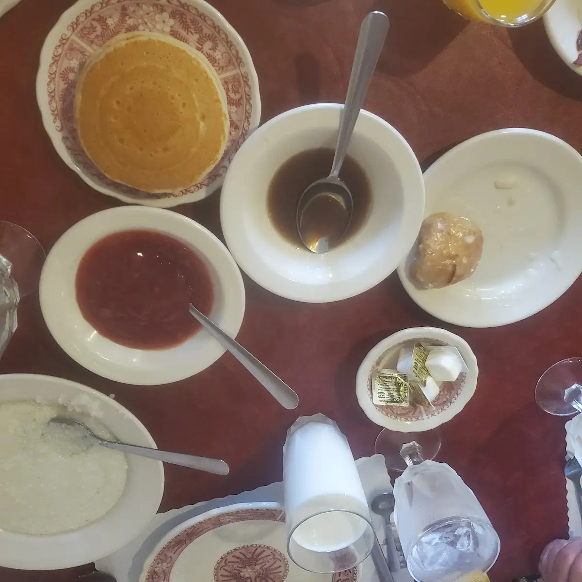 Breakfast Family Style