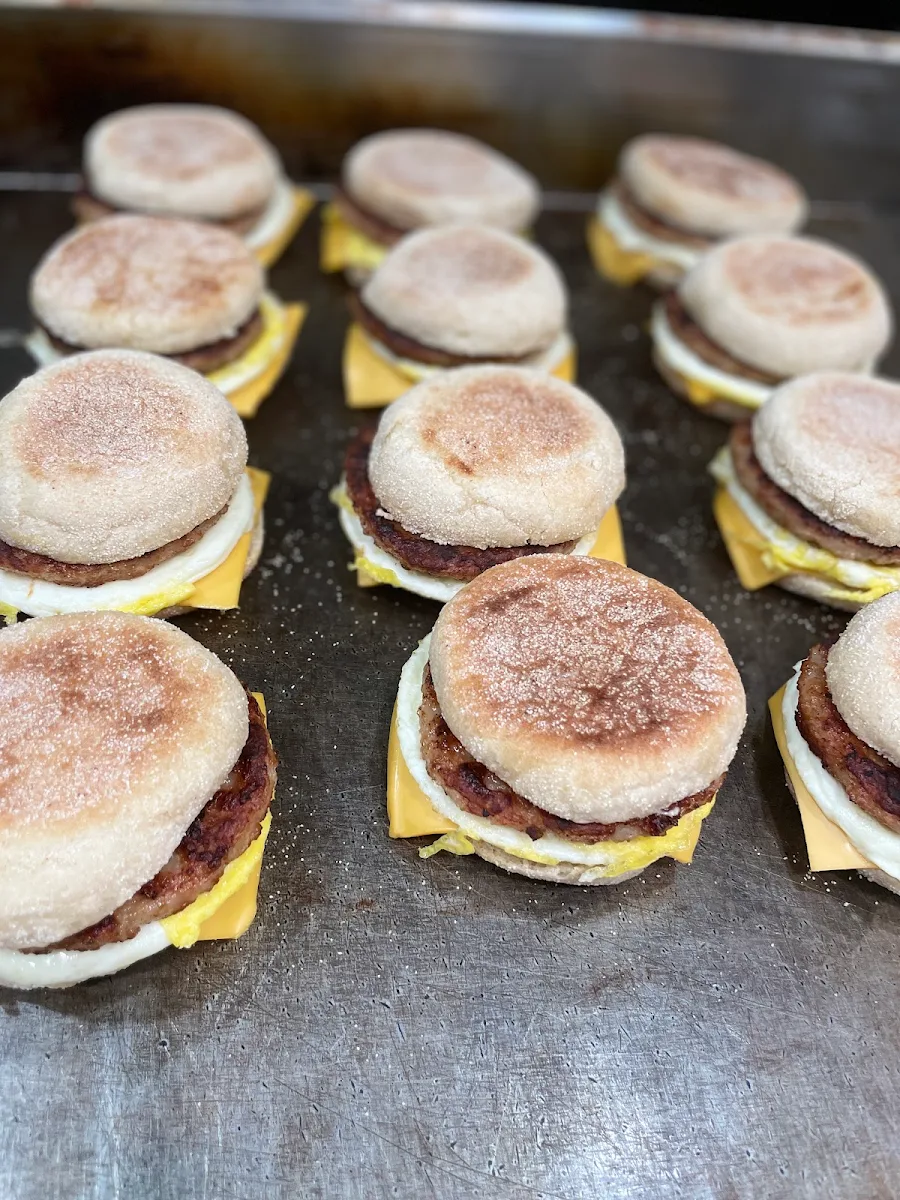 Breakfast Sandwich, 𝓟𝓲𝔃𝔃𝓪 𝓑𝓾𝓻𝓰𝓮𝓻 𝓙𝓸𝓲𝓷𝓽