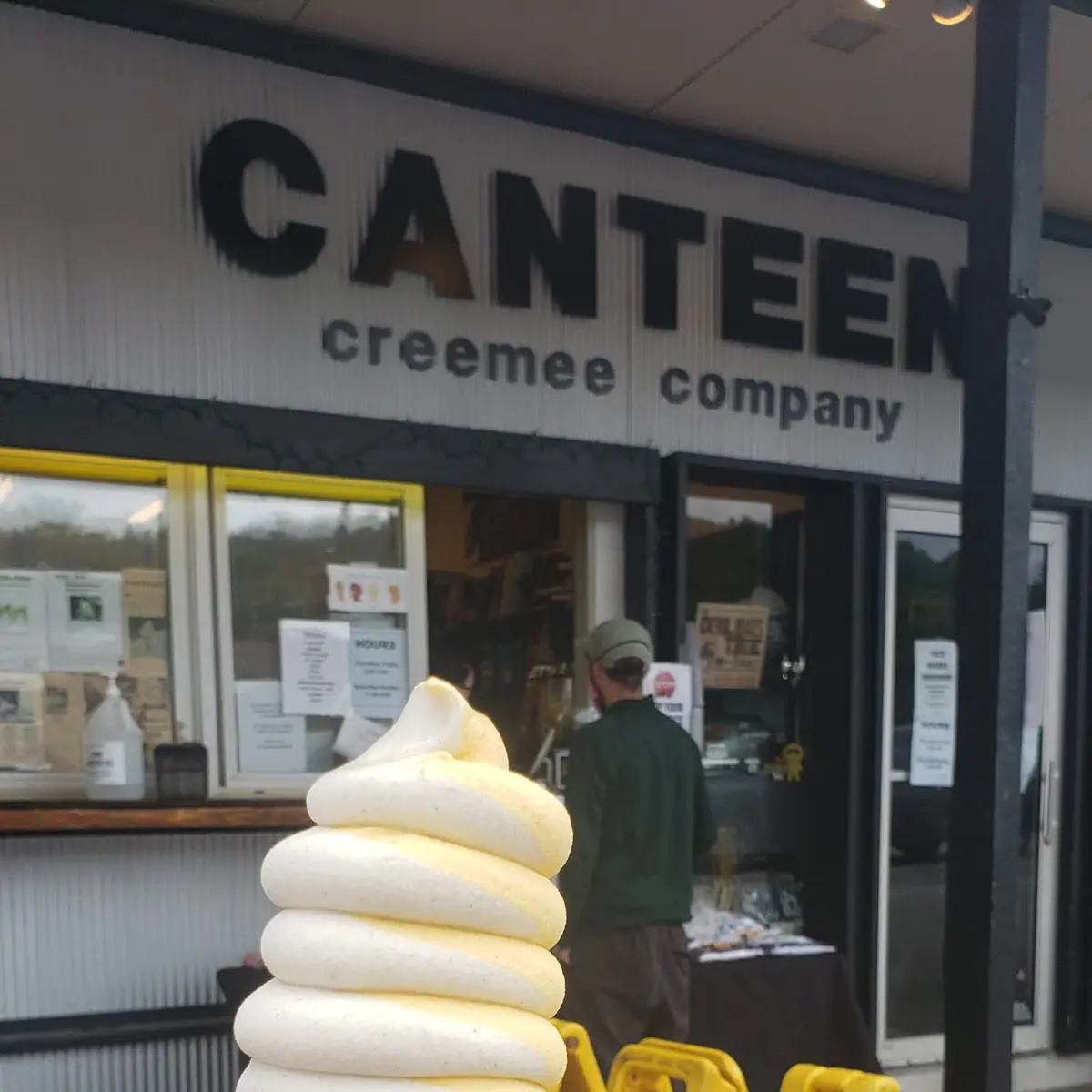 Vanilla and Pumpkin Pie Creemee Twist
