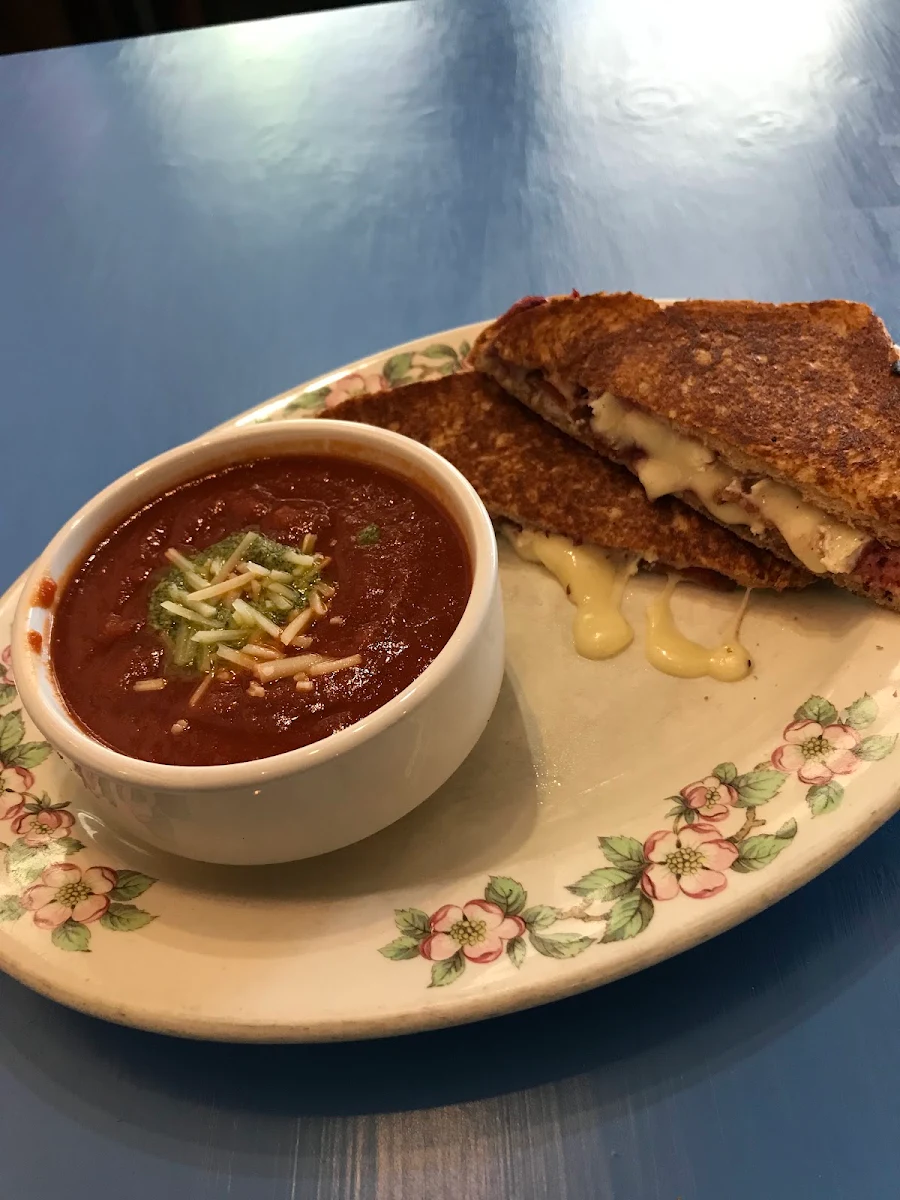 Bacon Brie Grilled Cheese & Tomato Soup