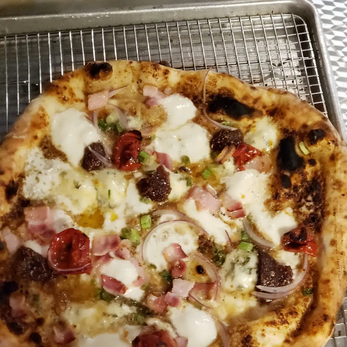 Americano White Pizza