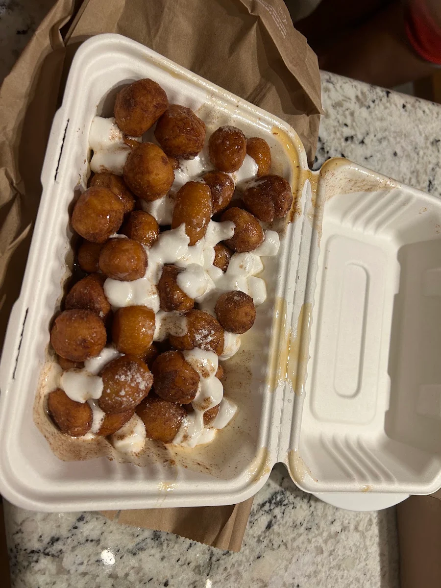 Cinnamon Tots with Caramel and Marshmallows, Papa Mario's Pizza