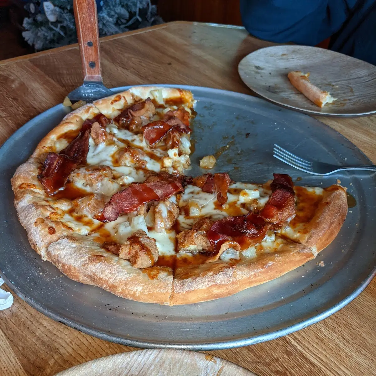 Hawaiian Pizza Margherita Pie