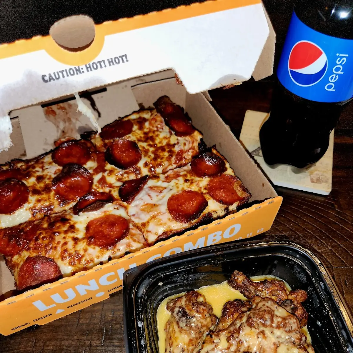 Garlic Parmesan Wings and Lunch Combo Pizza