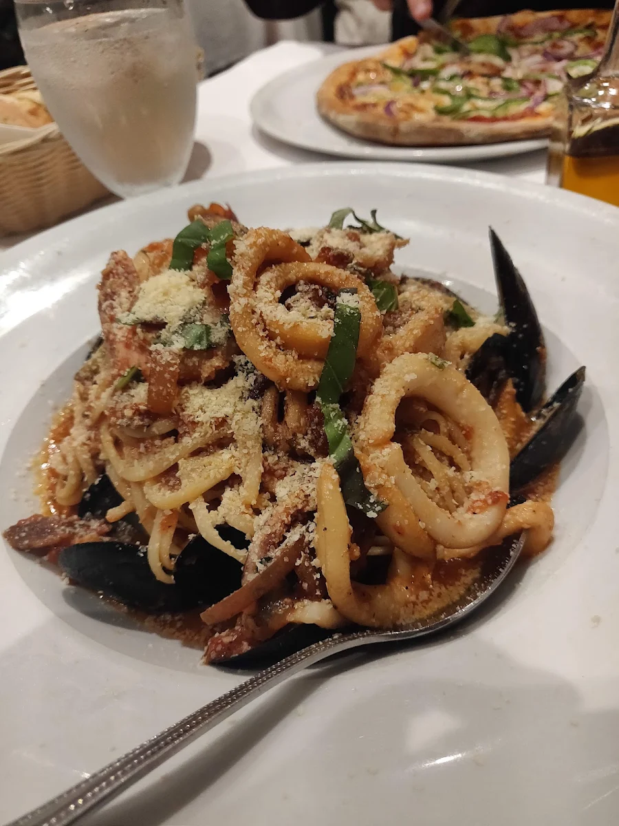 Seafood Linguine, Al Dente Trattoria