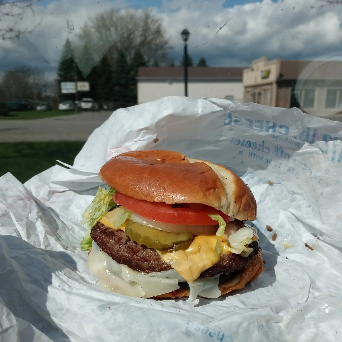 1⁄2 lb Double Cheeseburger