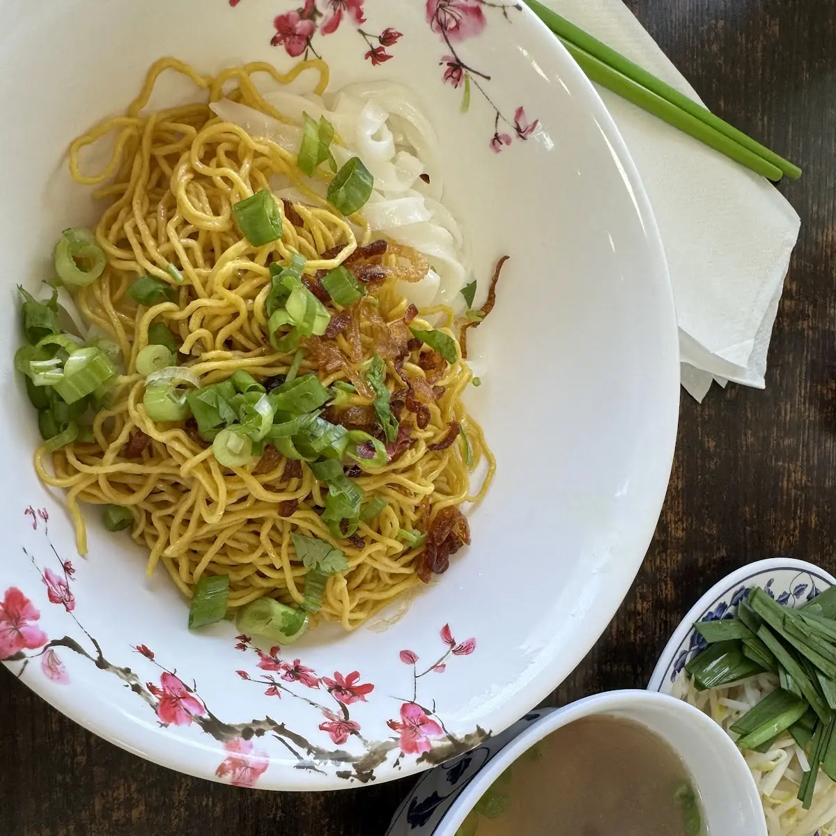Hu Tieu MI Kho Tom Cat