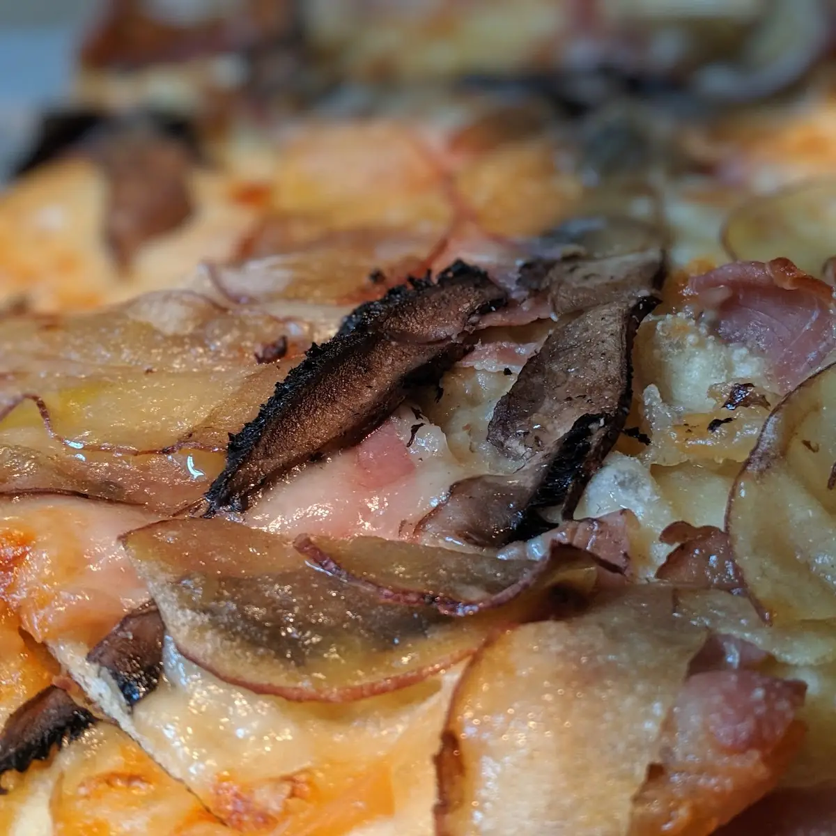 Patate E Prosciutto Pizza