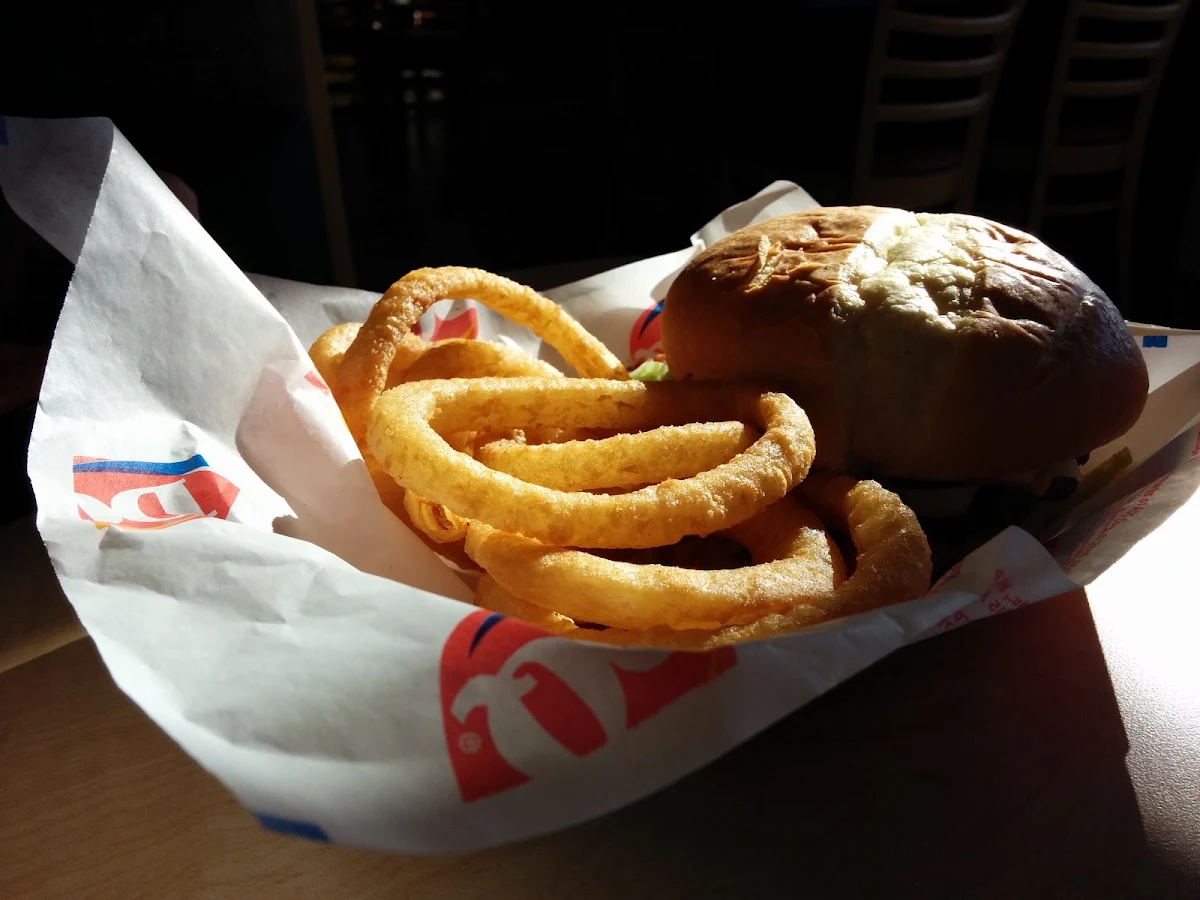 Cheeseburger with Onion Rings, Dairy Queen Grill & Chill