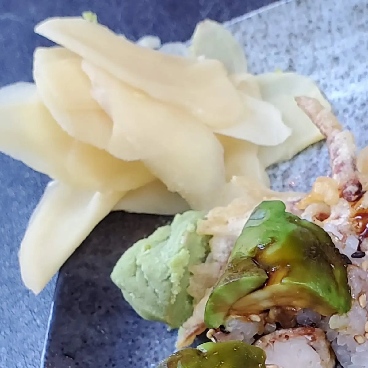 Sky Diver Sushi Roll